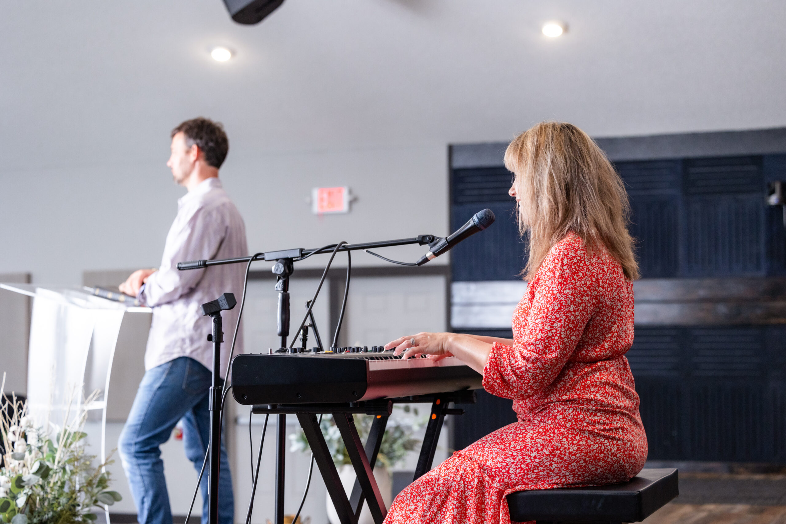 Praise and worship at ReviveNow